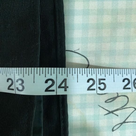 Express ladies a line skirt puffy kneelength, Black size 2 - Picture 11 of 13